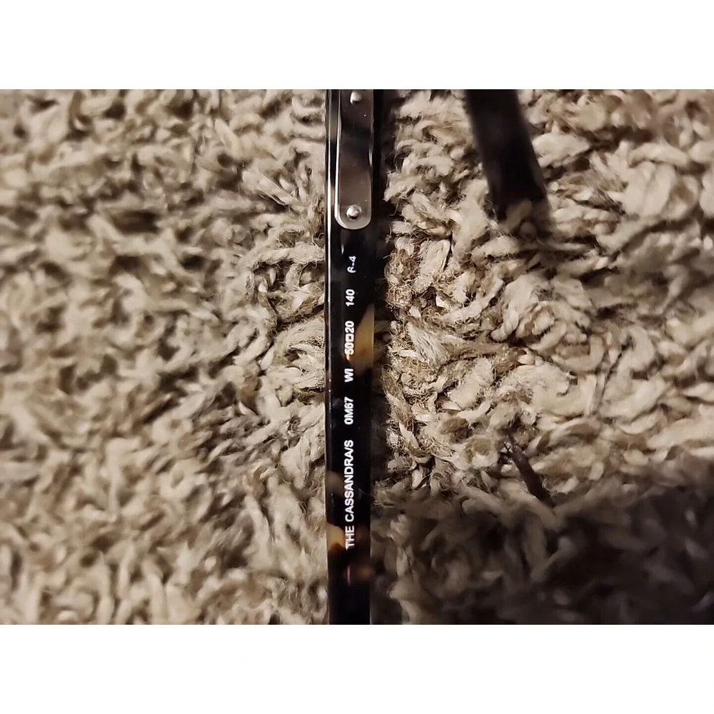 Bobby Brown The Cassandra's Sun‎ Glasses